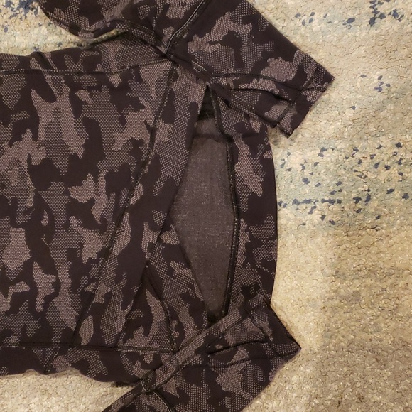 Lululemon Long Sleeve Top - Picture 3 of 5